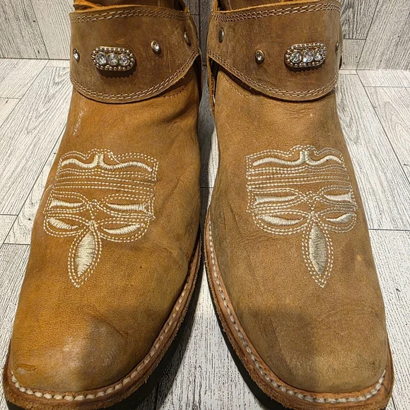 Brown Embroidered Western Boots - Picture 6 of 6